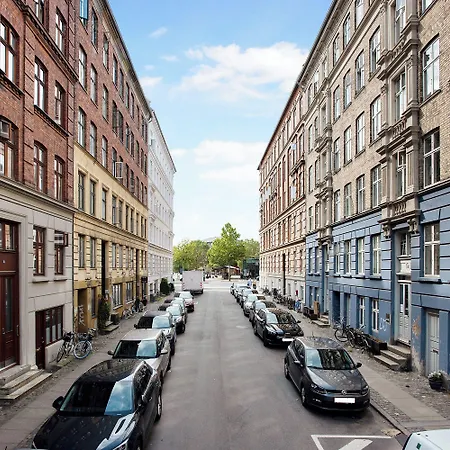 Park 2- Charming 1-bdr Close To Metro Apartmán