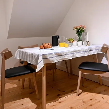 Sanders Park - One-bedroom Close To The Metro Station