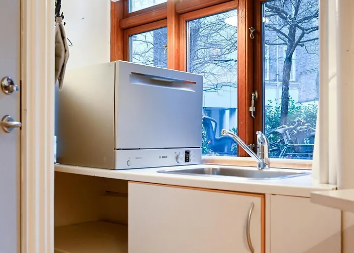 Park 2- Charming 1-bdr Close To Metro